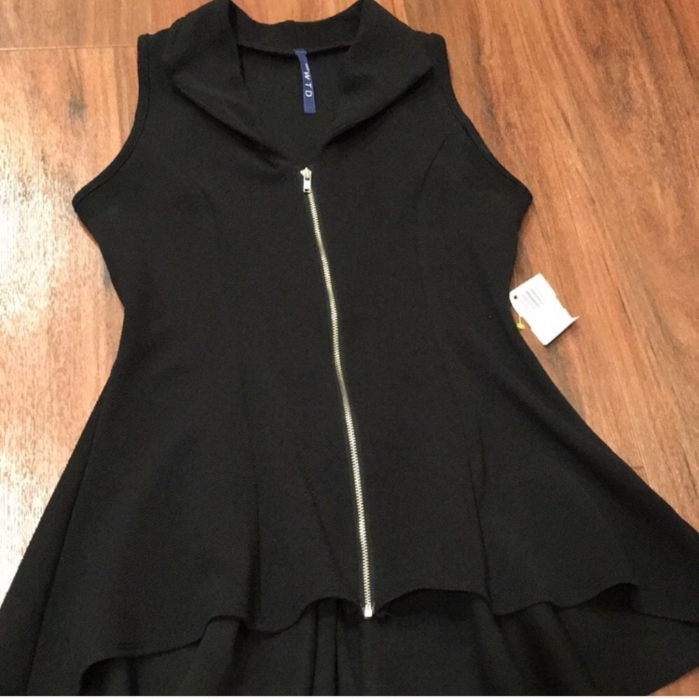 NWT Black zippered front hi-low peplum